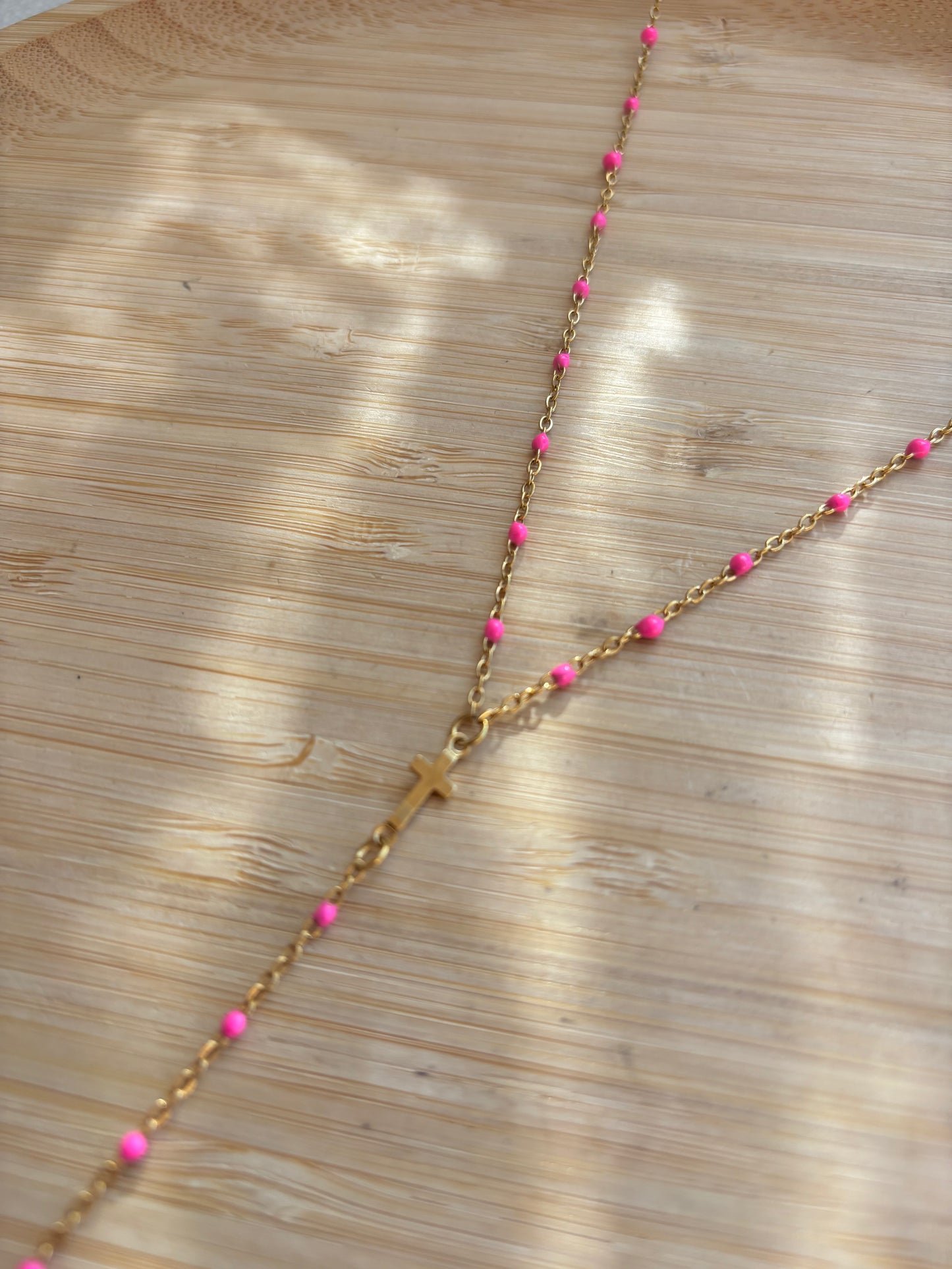 Collier en y croix