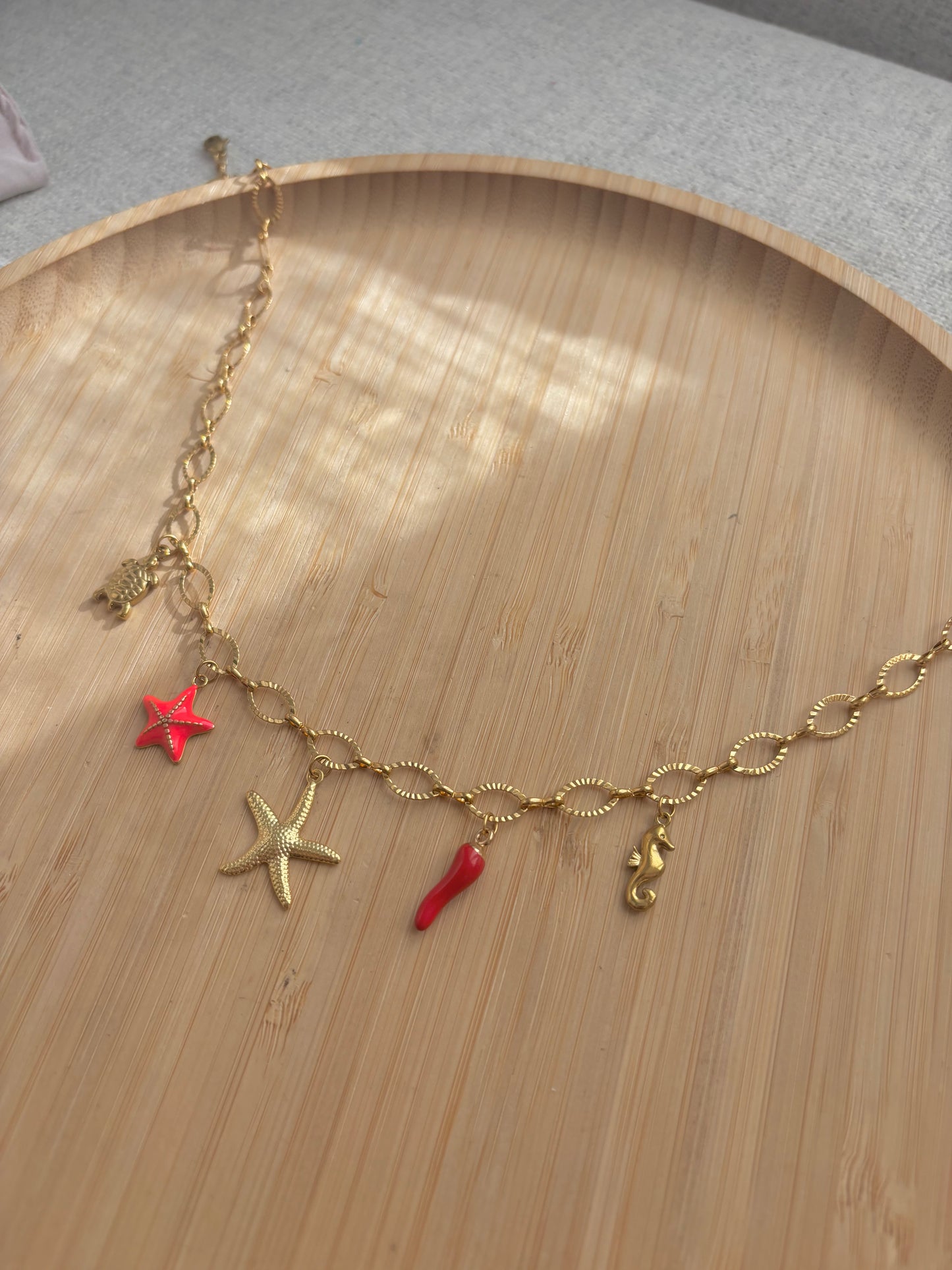 Collier Red
