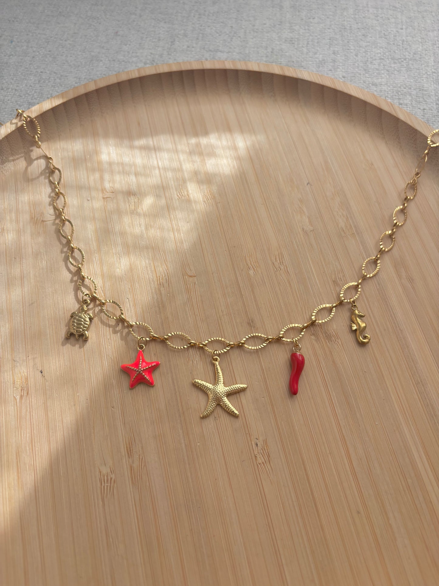 Collier Red