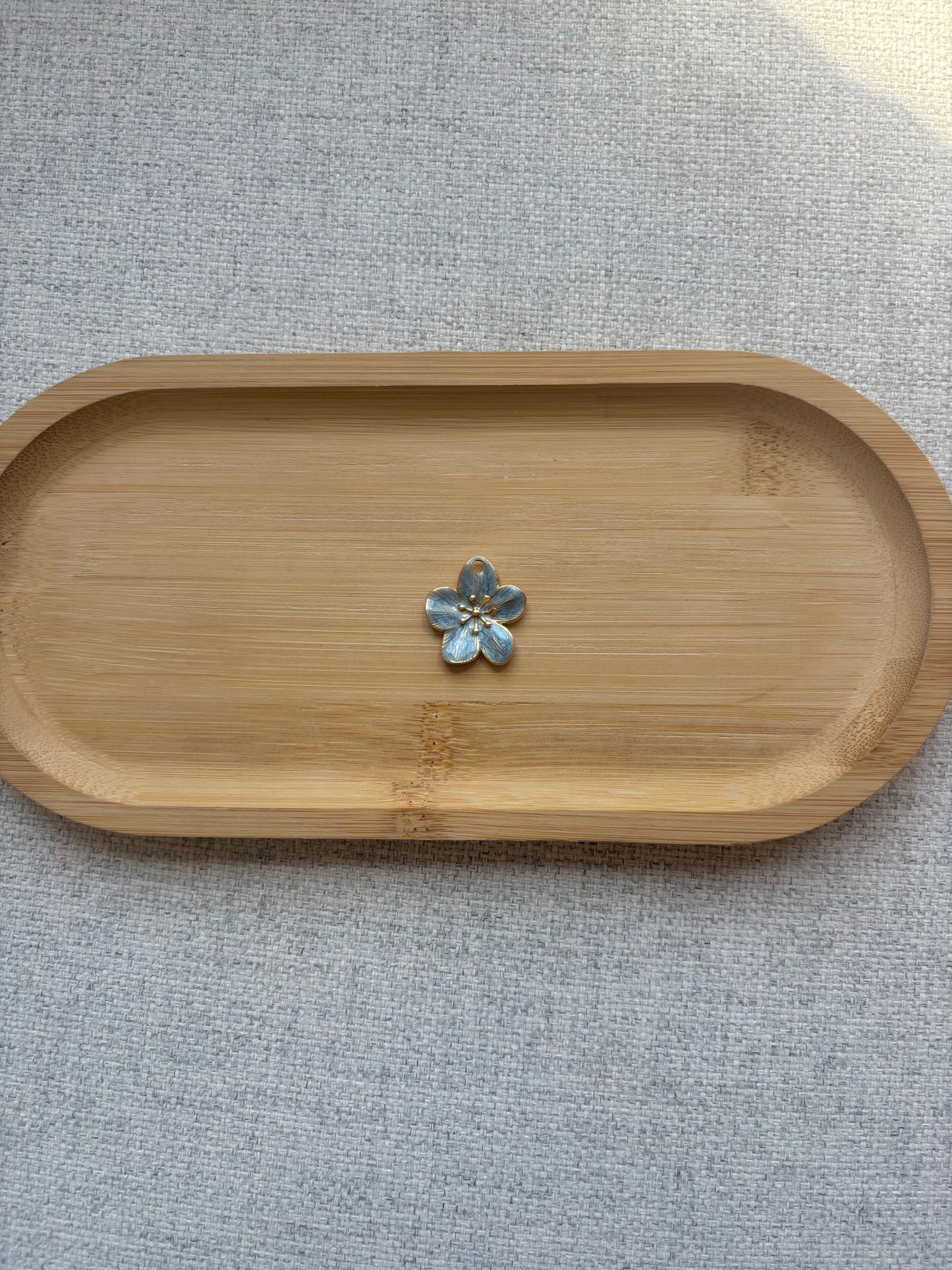 Breloque fleur bleu