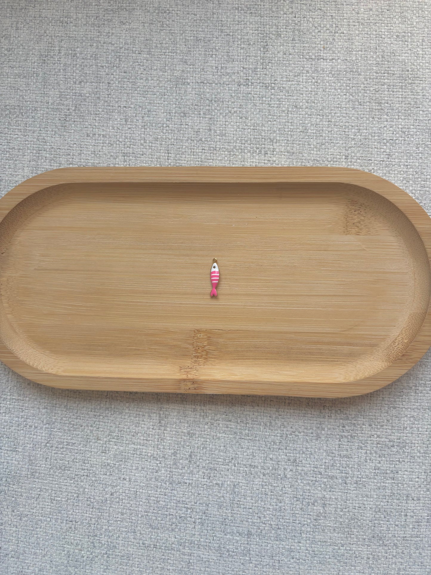 Breloque poisson rose fuschia