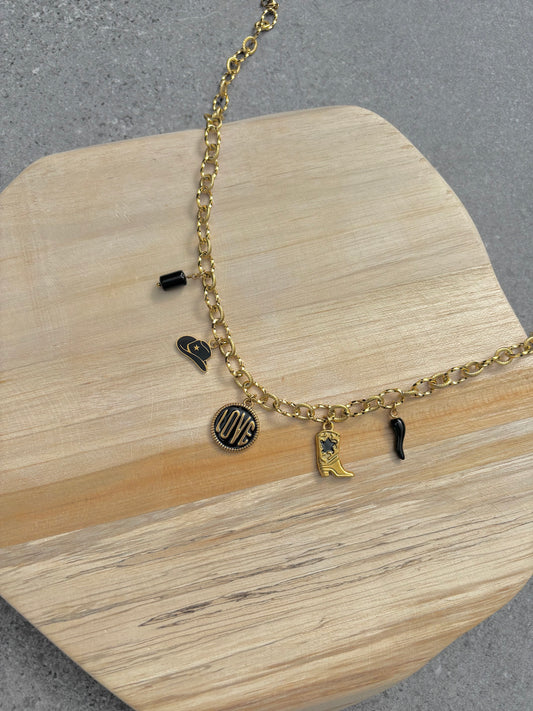 Collier Lea