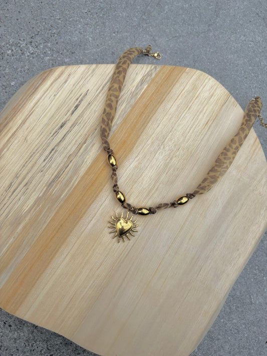 Collier Leo