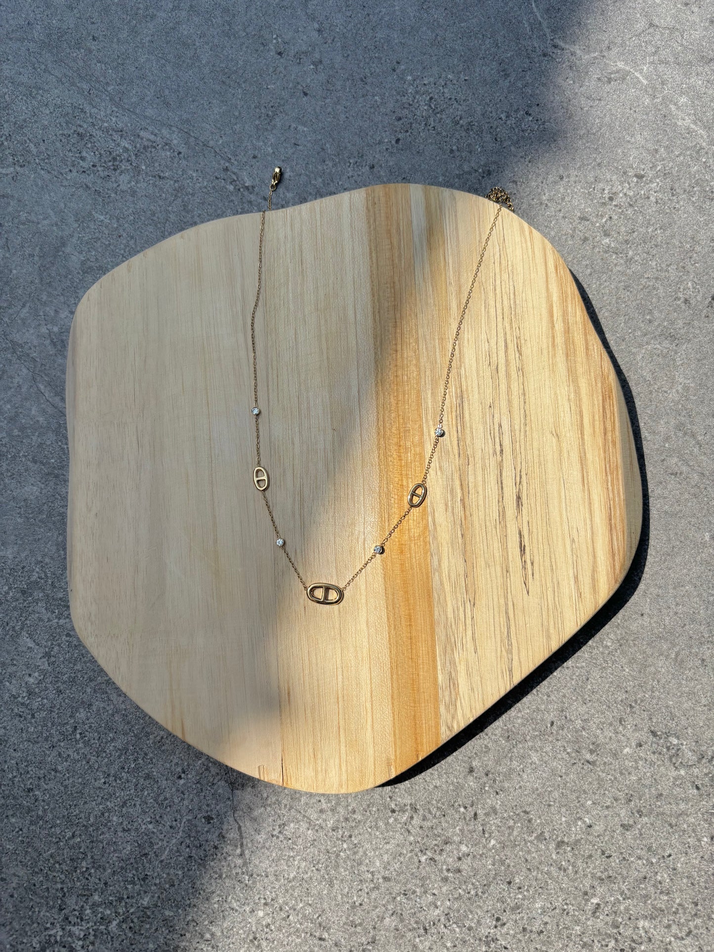 Collier Sarah