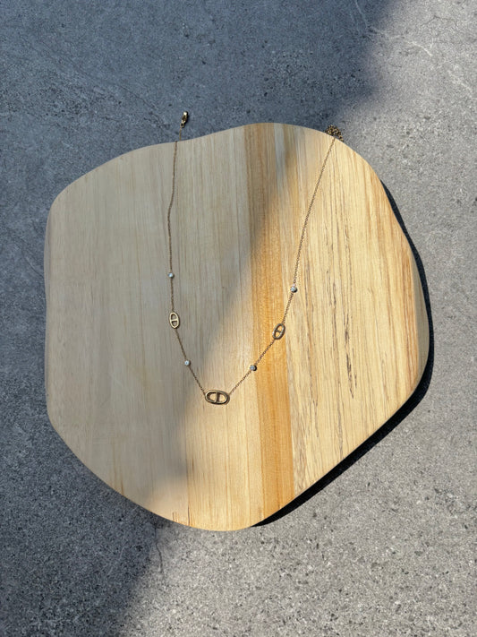 Collier Sarah
