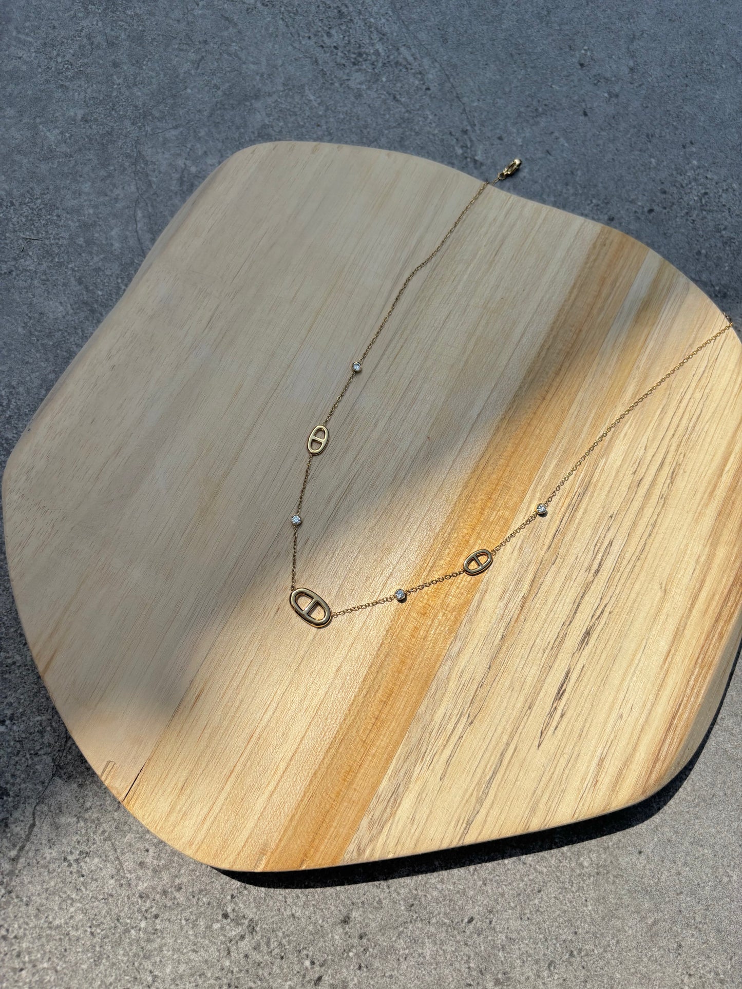 Collier Sarah