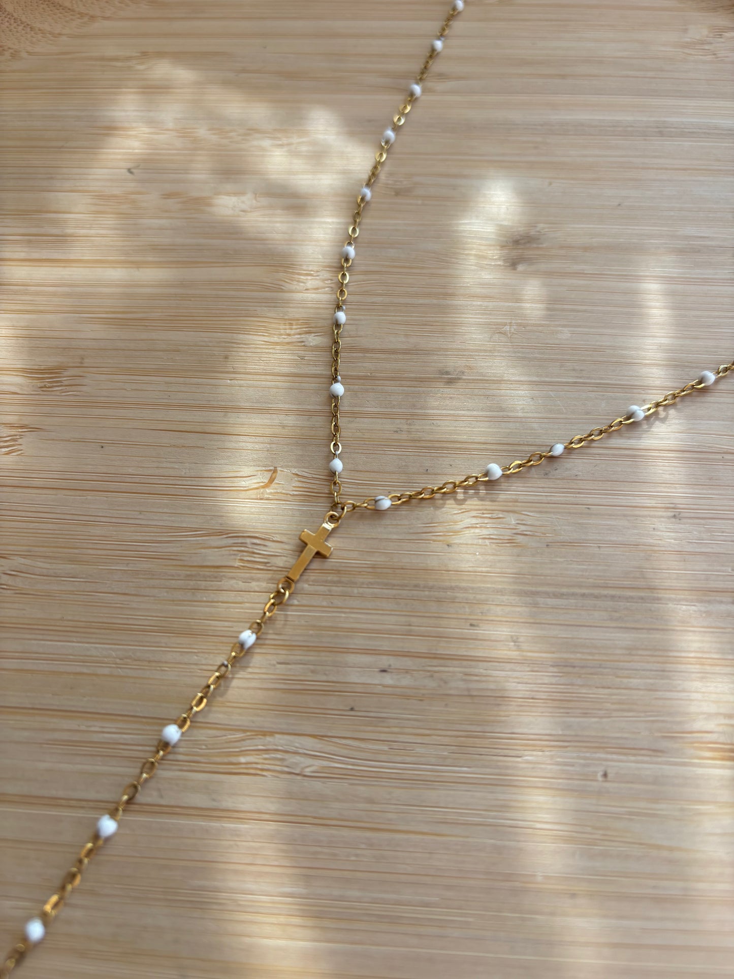 Collier en y croix