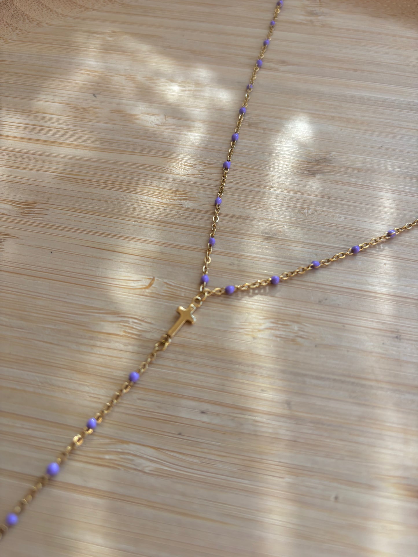 Collier en y croix