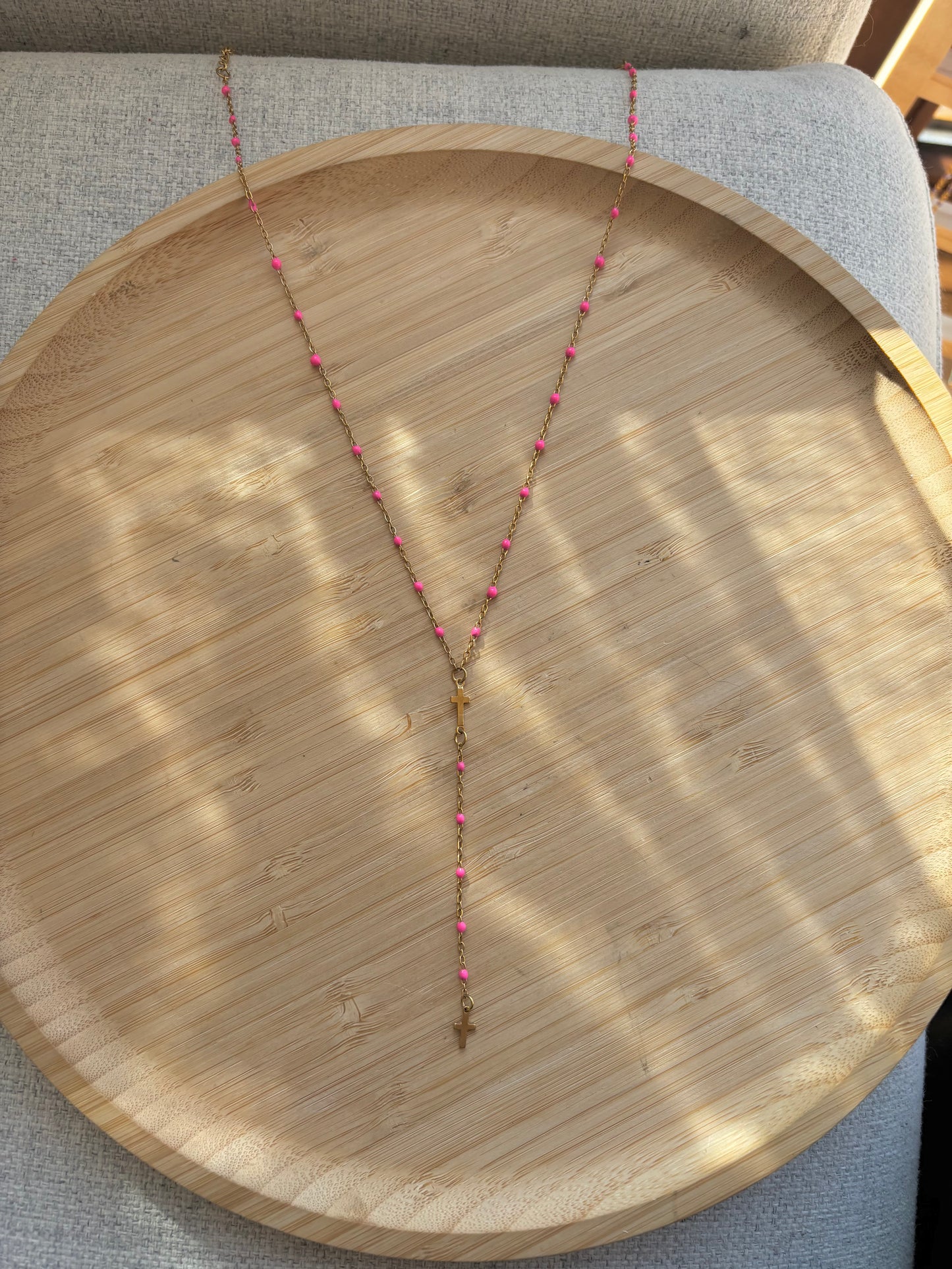 Collier en y croix
