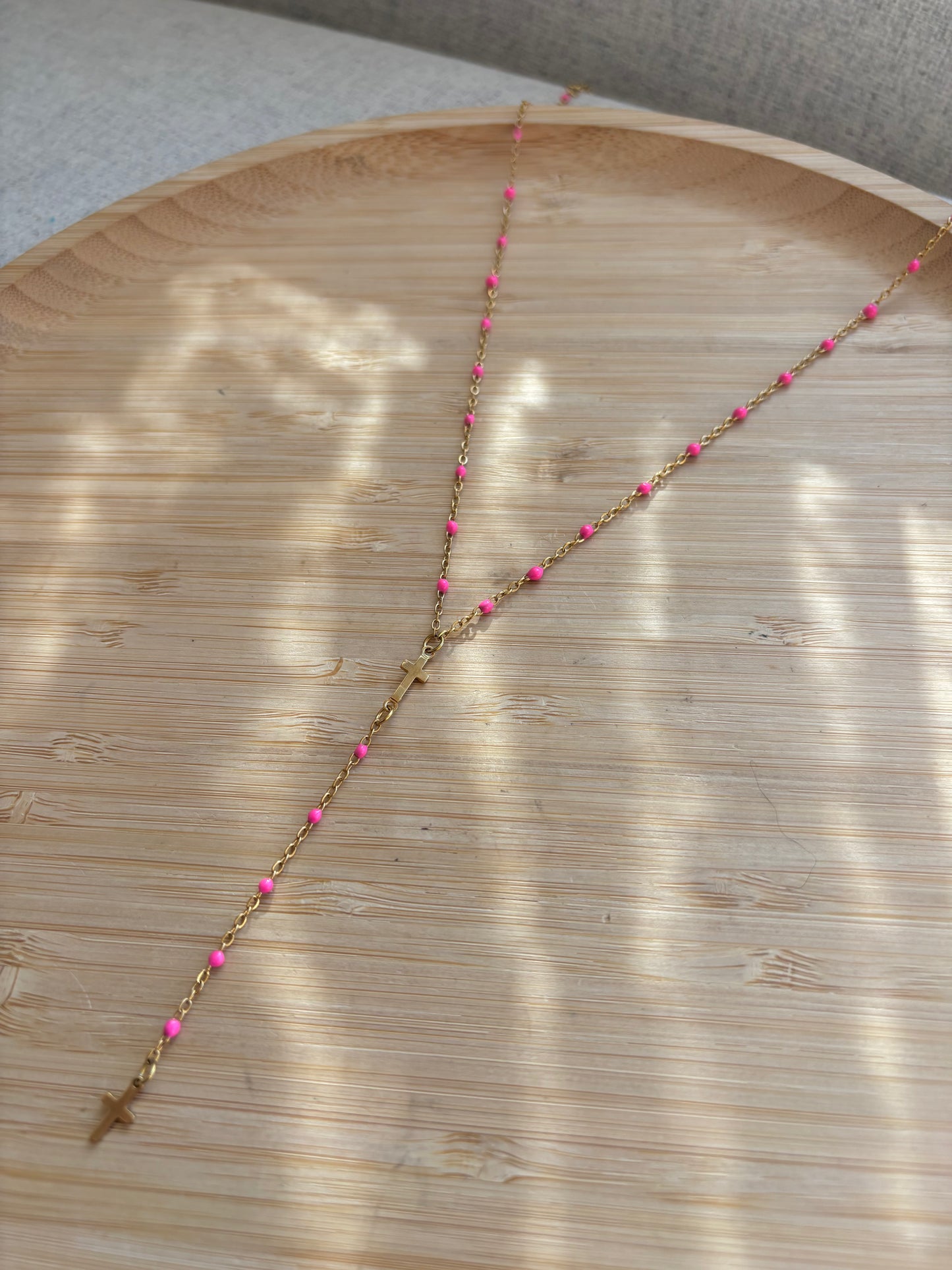 Collier en y croix