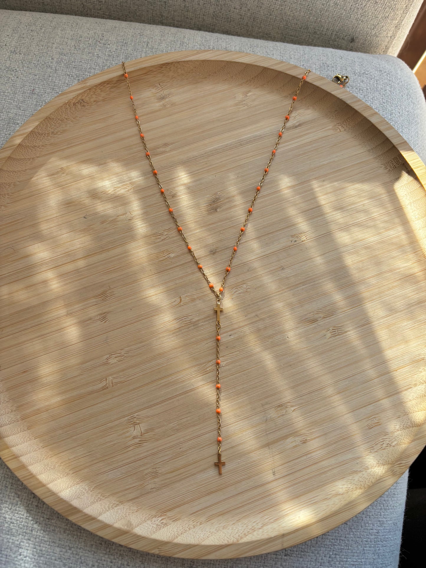 Collier en y croix