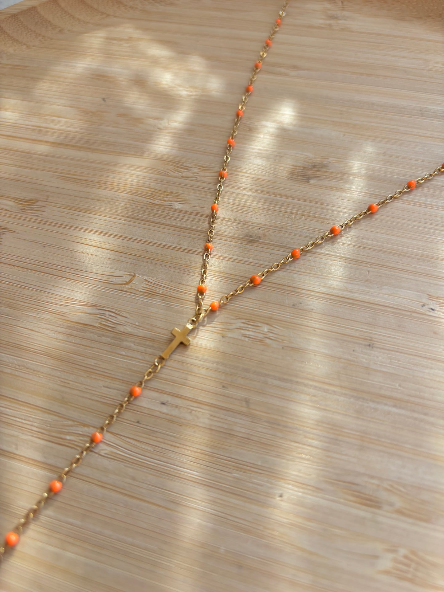 Collier en y croix