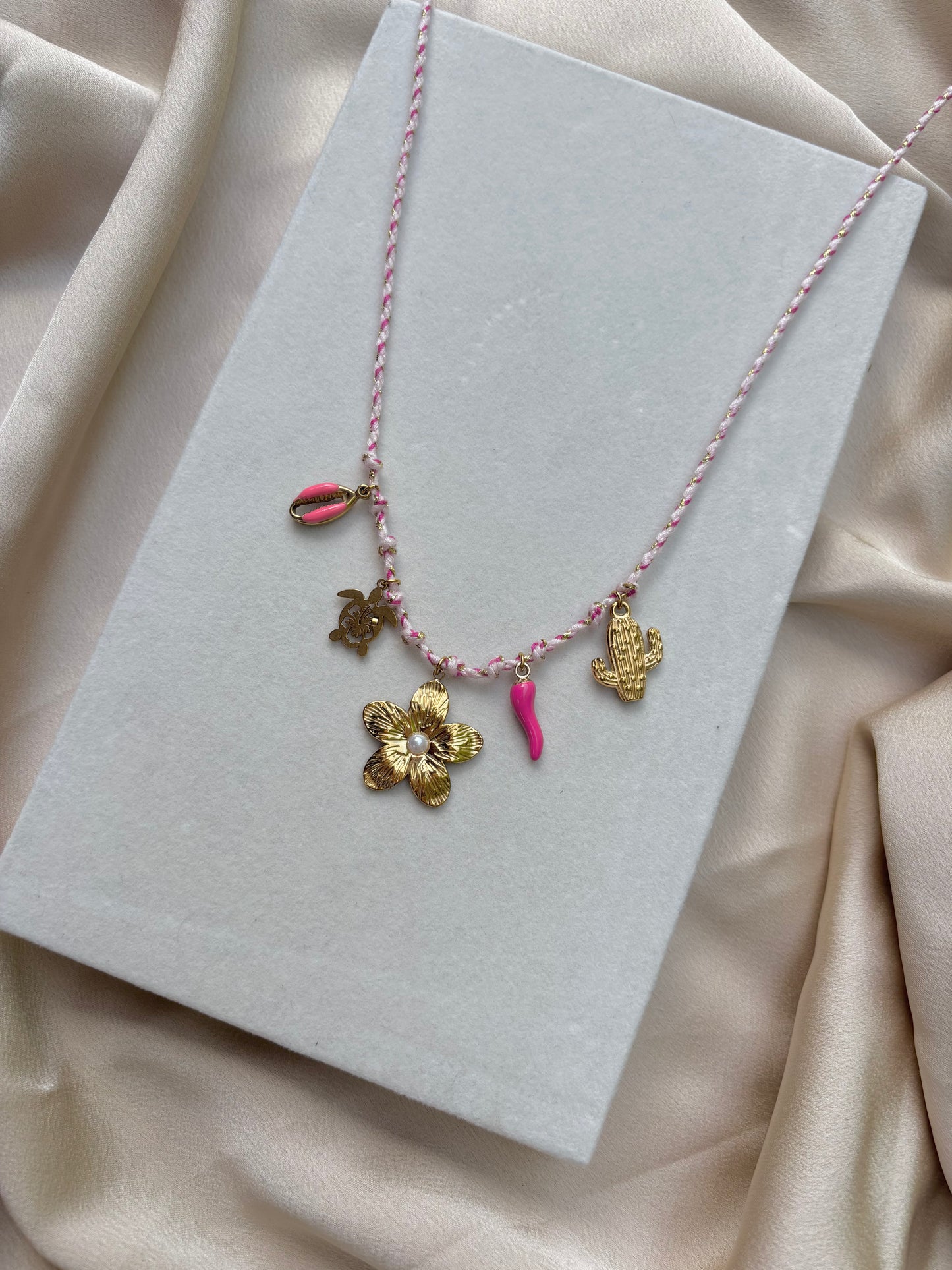 Collier Lila