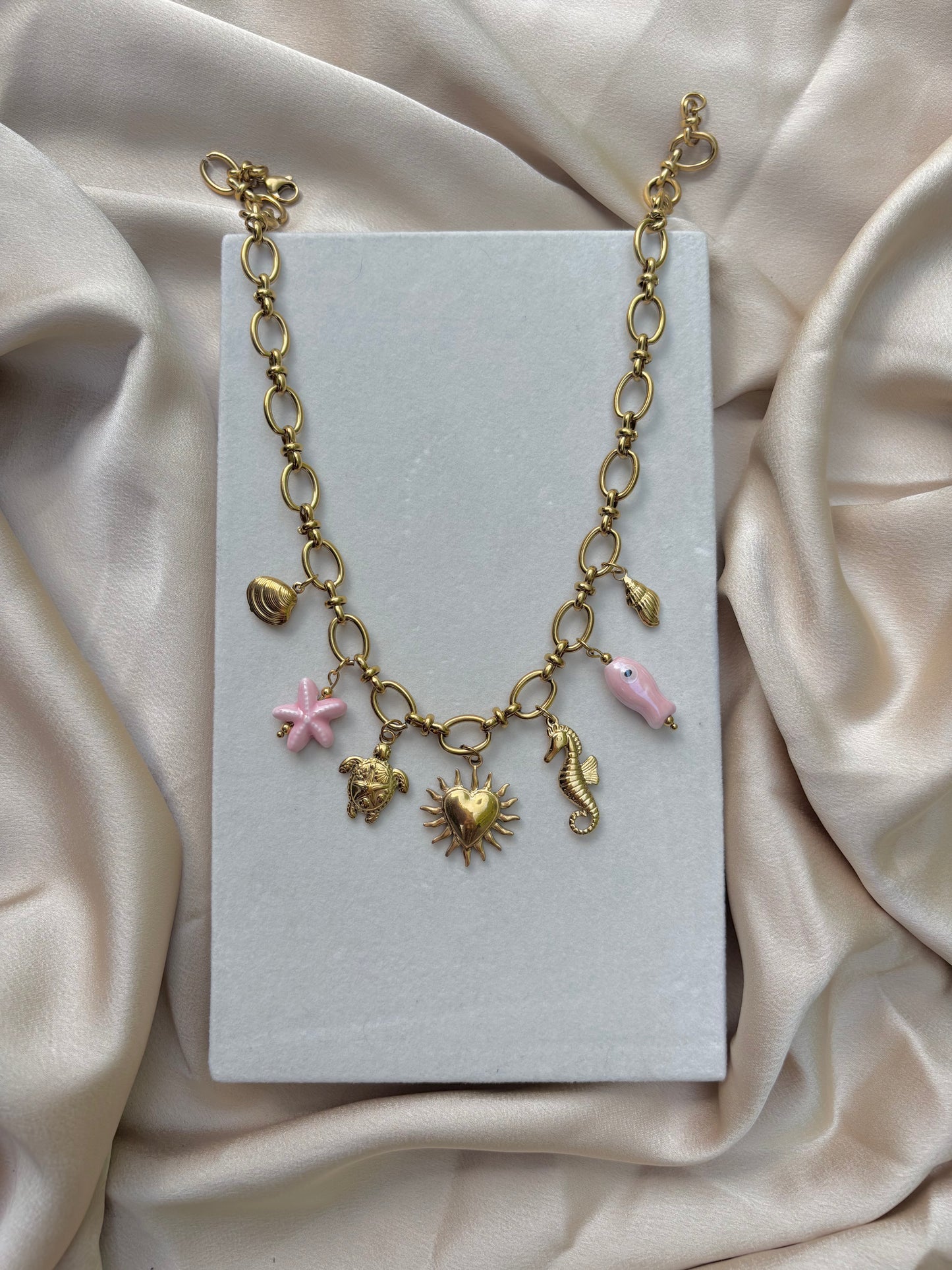 Collier Lara